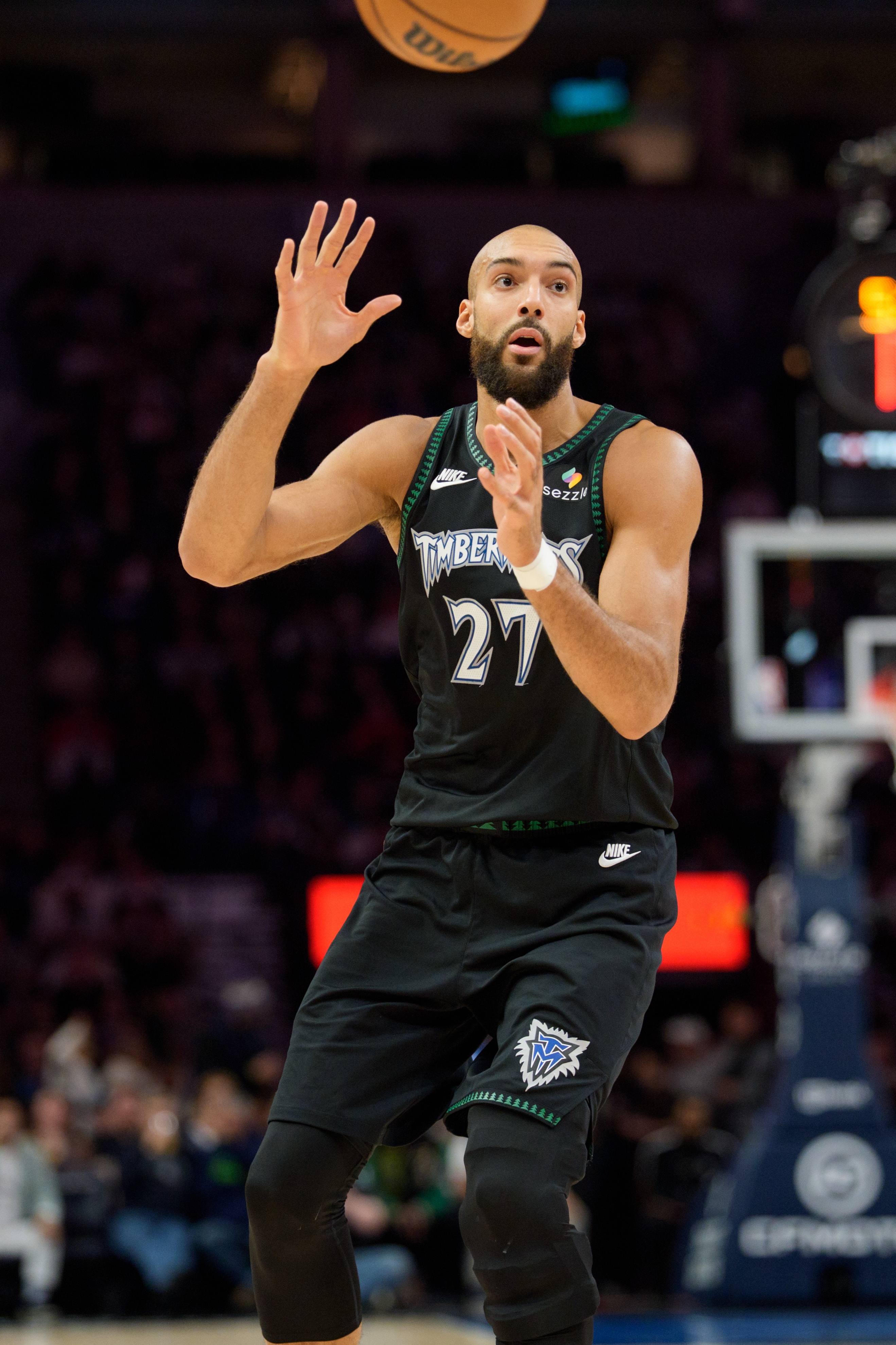 bwin必赢官网-皮尔斯：戈贝尔不能一直被奥尼尔霸凌却不还手 必须想办法反抗